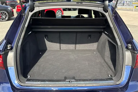 KN74ZWD Audi A4 Avant Avant Black Edition 35 TDI  163 PS S tronic Thumbnail #7