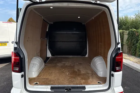 MA24FSC Volkswagen Transporter 2.0 TDI 110 Highline Van Thumbnail #10