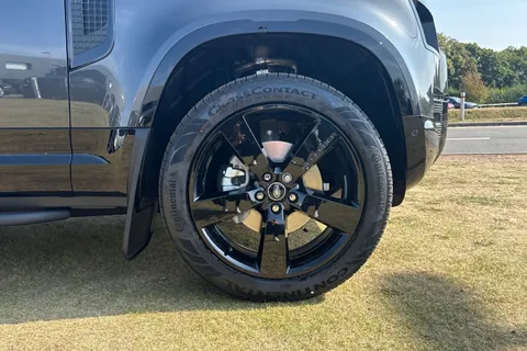  Land Rover Defender 110 3.0 D250 MHEV X-Dynamic HSE Auto 4WD Euro 6 (s/s) 5dr Thumbnail #9