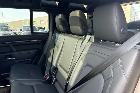  Land Rover Defender 110 3.0 D250 MHEV X-Dynamic HSE Auto 4WD Euro 6 (s/s) 5dr Thumbnail #14