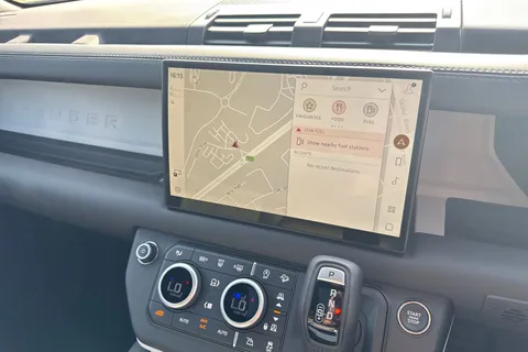  Land Rover Defender 110 3.0 D250 MHEV X-Dynamic HSE Auto 4WD Euro 6 (s/s) 5dr Thumbnail #15