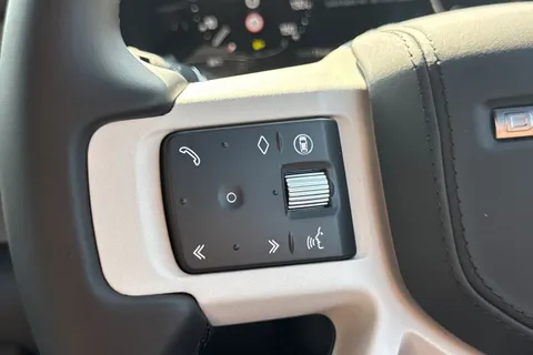  Land Rover Defender 110 3.0 D250 MHEV X-Dynamic HSE Auto 4WD Euro 6 (s/s) 5dr Thumbnail #18