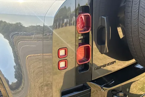  Land Rover Defender 110 3.0 D250 MHEV X-Dynamic HSE Auto 4WD Euro 6 (s/s) 5dr Thumbnail #31