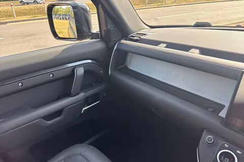  Land Rover Defender 110 3.0 D250 MHEV X-Dynamic HSE Auto 4WD Euro 6 (s/s) 5dr Thumbnail #36