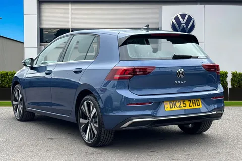 DK25ZHD Volkswagen Golf 1.5 TSI 150 Style 5dr ⭐18' Catania alloy, Winter package⭐ Thumbnail #3