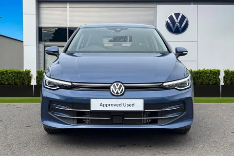 DK25ZHD Volkswagen Golf 1.5 TSI 150 Style 5dr ⭐18' Catania alloy, Winter package⭐ Thumbnail #6