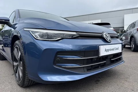 DK25ZHD Volkswagen Golf 1.5 TSI 150 Style 5dr ⭐18' Catania alloy, Winter package⭐ Thumbnail #9