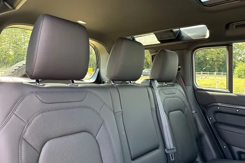  Land Rover Defender 110 3.0 D250 MHEV X-Dynamic SE Auto 4WD Euro 6 (s/s) 5dr Thumbnail #13