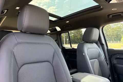  Land Rover Defender 110 3.0 D350 MHEV X-Dynamic HSE Auto 4WD Euro 6 (s/s) 5dr Thumbnail #11