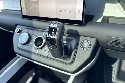  Land Rover Defender 110 3.0 D250 MHEV X-Dynamic SE Auto 4WD Euro 6 (s/s) 5dr Thumbnail #17