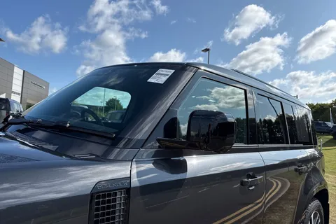  Land Rover Defender 110 3.0 D250 MHEV X-Dynamic SE Auto 4WD Euro 6 (s/s) 5dr Thumbnail #23