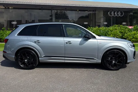  Audi Q7 3.0 TFSI V6 Black Edition Tiptronic quattro Euro 6 (s/s) 5dr Thumbnail #4