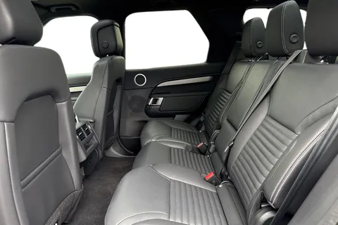 4 of 40 for LAND ROVER DISCOVERY 3.0 D350 Dynamic SE 5dr Auto