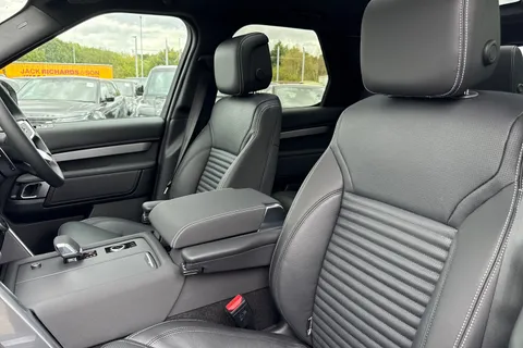 11 of 40 for LAND ROVER DISCOVERY 3.0 D350 Dynamic SE 5dr Auto