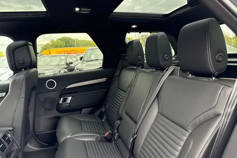 13 of 40 for LAND ROVER DISCOVERY 3.0 D350 Dynamic SE 5dr Auto