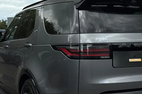 30 of 40 for LAND ROVER DISCOVERY 3.0 D350 Dynamic SE 5dr Auto