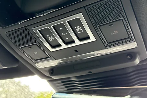 34 of 40 for LAND ROVER DISCOVERY 3.0 D350 Dynamic SE 5dr Auto