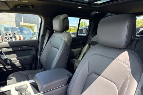  Land Rover Defender 110 3.0 D250 MHEV X-Dynamic HSE Auto 4WD Euro 6 (s/s) 5dr Thumbnail #12