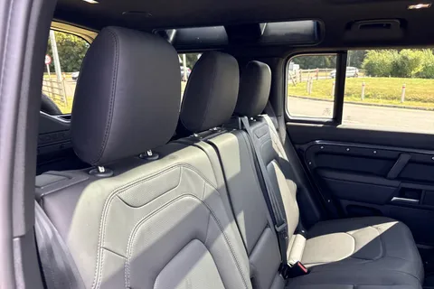  Land Rover Defender 110 3.0 D250 MHEV X-Dynamic HSE Auto 4WD Euro 6 (s/s) 5dr Thumbnail #13