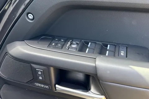  Land Rover Defender 110 3.0 D250 MHEV X-Dynamic HSE Auto 4WD Euro 6 (s/s) 5dr Thumbnail #26