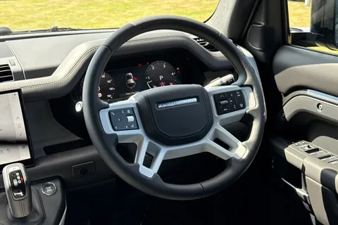  Land Rover Defender 110 3.0 D250 MHEV X-Dynamic HSE Auto 4WD Euro 6 (s/s) 5dr Thumbnail #28