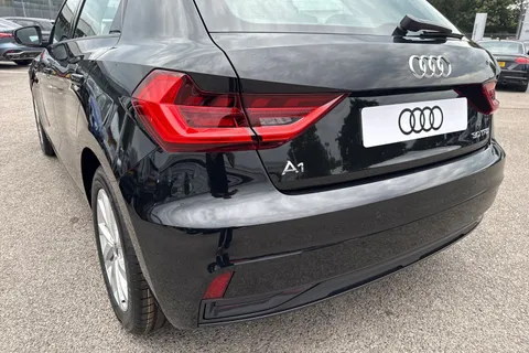  Audi A1 1.0 TFSI 30 Sport Sportback Euro 6 (s/s) 5dr Thumbnail #8