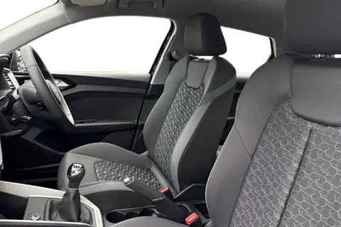  Audi A1 1.0 TFSI 30 Sport Sportback Euro 6 (s/s) 5dr Thumbnail #16