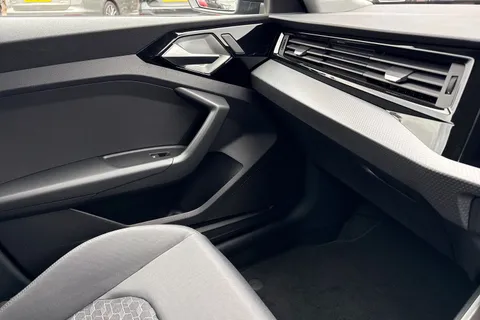  Audi A1 1.0 TFSI 30 Sport Sportback Euro 6 (s/s) 5dr Thumbnail #56