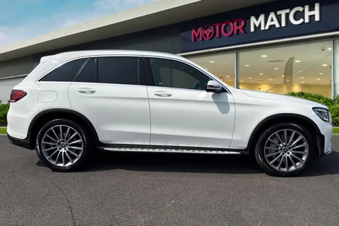 KW69YLV Mercedes-Benz Glc 2.0 GLC220d AMG Line (Premium) G-Tronic+ 4MATIC Euro 6 (s/s) 5dr Thumbnail #4