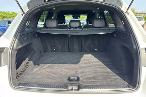 KW69YLV Mercedes-Benz Glc 2.0 GLC220d AMG Line (Premium) G-Tronic+ 4MATIC Euro 6 (s/s) 5dr Thumbnail #7