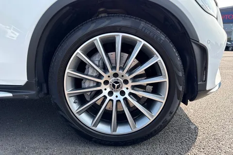 KW69YLV Mercedes-Benz Glc 2.0 GLC220d AMG Line (Premium) G-Tronic+ 4MATIC Euro 6 (s/s) 5dr Thumbnail #10