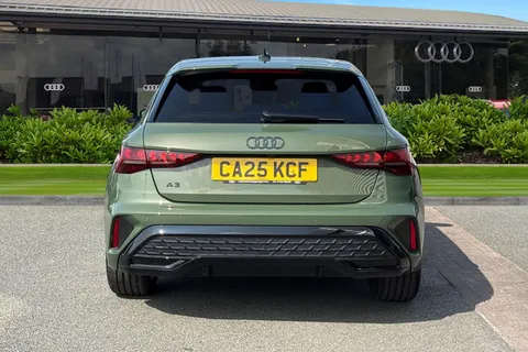 CA25KCF Audi A3 Black Edition 35 TFSI 150 PS S tronic Thumbnail #5