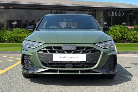 CA25KCF Audi A3 Black Edition 35 TFSI 150 PS S tronic Thumbnail #6