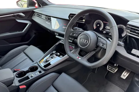 CA25KCF Audi A3 Black Edition 35 TFSI 150 PS S tronic Thumbnail #8