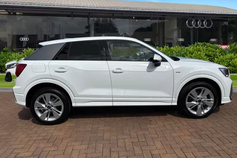 Audi Q2 1.0 TFSI 30 S line Euro 6 (s/s) 5dr Thumbnail #4