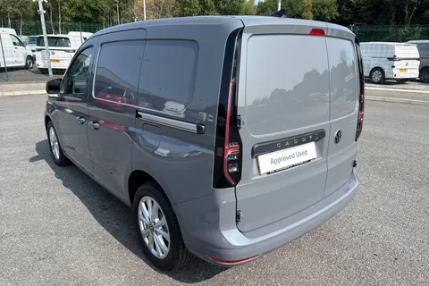 DE25LJL Volkswagen Caddy C20 Cargo Commerce Pro SWB 150 PS 1.5 TSI eHybrid 6sp DSG Thumbnail #8