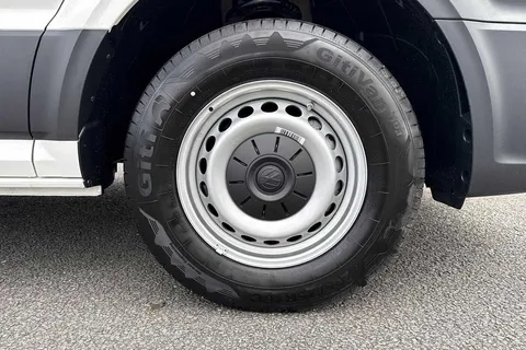 DA25LGC Volkswagen Crafter 2.0 TDI 140PS Commerce High Roof Van Thumbnail #5