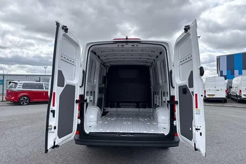 DA25LGC Volkswagen Crafter 2.0 TDI 140PS Commerce High Roof Van Thumbnail #9