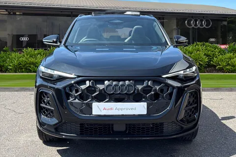 DA25ZBL Audi Q5 2.0 TDI Edition 1 S Tronic quattro Euro 6 (s/s) 5dr Thumbnail #6