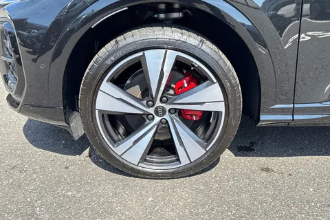 DA25ZBL Audi Q5 2.0 TDI Edition 1 S Tronic quattro Euro 6 (s/s) 5dr Thumbnail #10