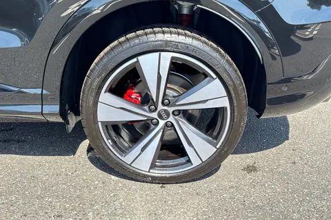 DA25ZBL Audi Q5 2.0 TDI Edition 1 S Tronic quattro Euro 6 (s/s) 5dr Thumbnail #11