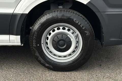 BP25UGT Volkswagen Crafter 2.0 TDI 140PS Commerce High Roof-Business Pack + Navigation Thumbnail #10