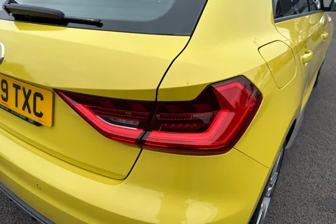 BA69TXC Audi A1 2.0 TFSI 40 S line Competition Sportback S Tronic Euro 6 (s/s) 5dr Thumbnail #8