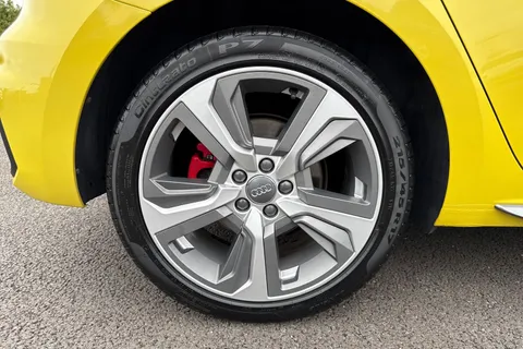 BA69TXC Audi A1 2.0 TFSI 40 S line Competition Sportback S Tronic Euro 6 (s/s) 5dr Thumbnail #11