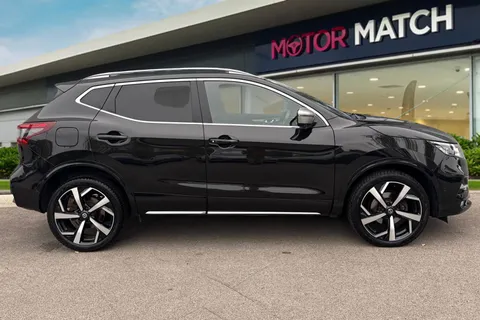 YK69DFB Nissan Qashqai 1.3 DIG-T Tekna+ Euro 6 (s/s) 5dr Thumbnail #4