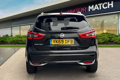 YK69DFB Nissan Qashqai 1.3 DIG-T Tekna+ Euro 6 (s/s) 5dr Thumbnail #5