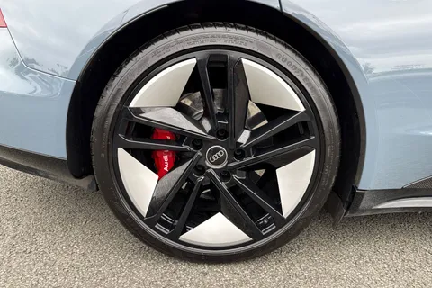 YB72DYX Audi RS e-tron GT Carbon Black 440,00 kW Thumbnail #11