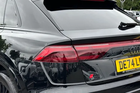 DE74LWP Audi Q8 SUV  Black Edition 55 TFSI quattro 340 PS tiptronic Thumbnail #8