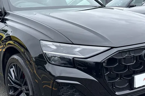 DE74LWP Audi Q8 SUV  Black Edition 55 TFSI quattro 340 PS tiptronic Thumbnail #9