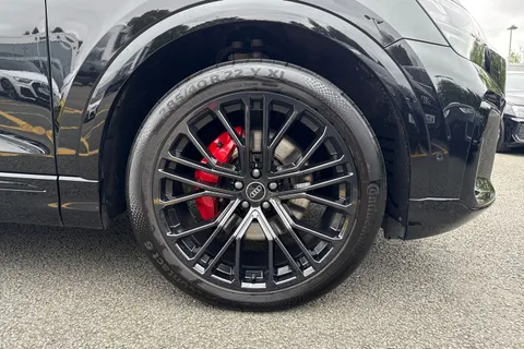 DE74LWP Audi Q8 SUV  Black Edition 55 TFSI quattro 340 PS tiptronic Thumbnail #10